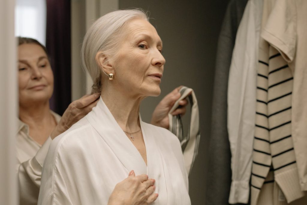 Jak się ubrać na wesele po 50?